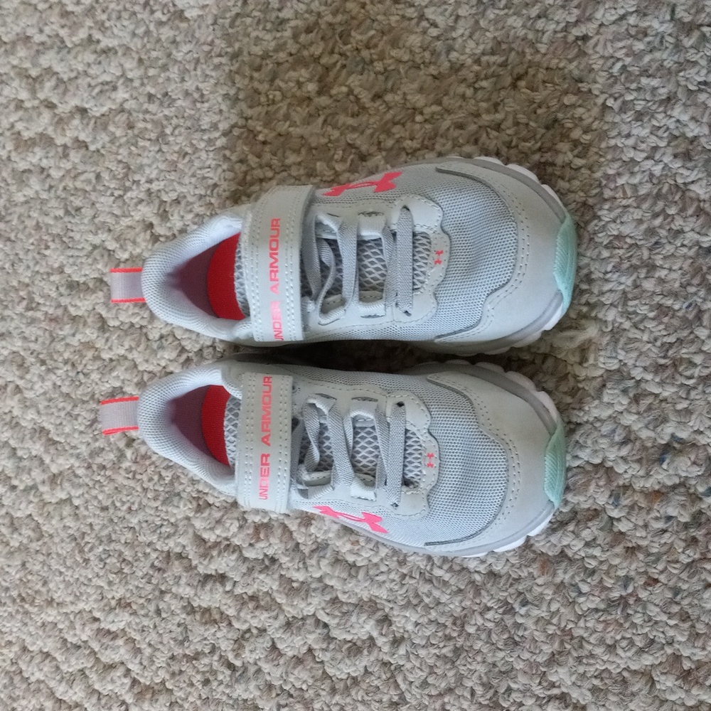 Under Armour Girls Sneakers Size 11